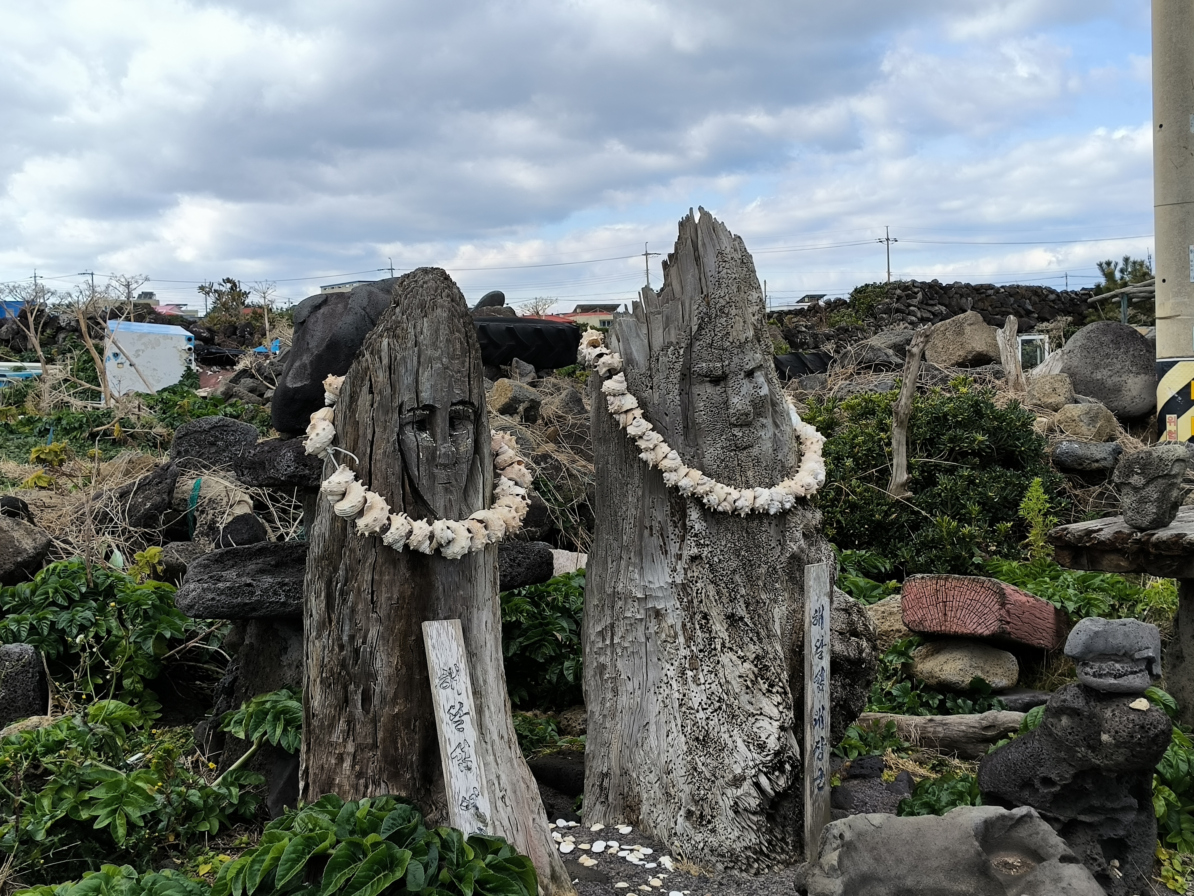 牛岛人文：看见好几次这个雕像，感觉像是某种守护神